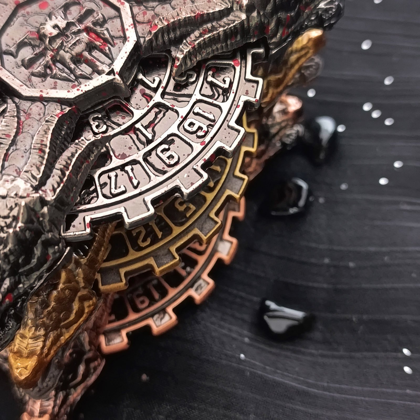 New 7-in-1 Dragon-shaped Metal Spinning Dice