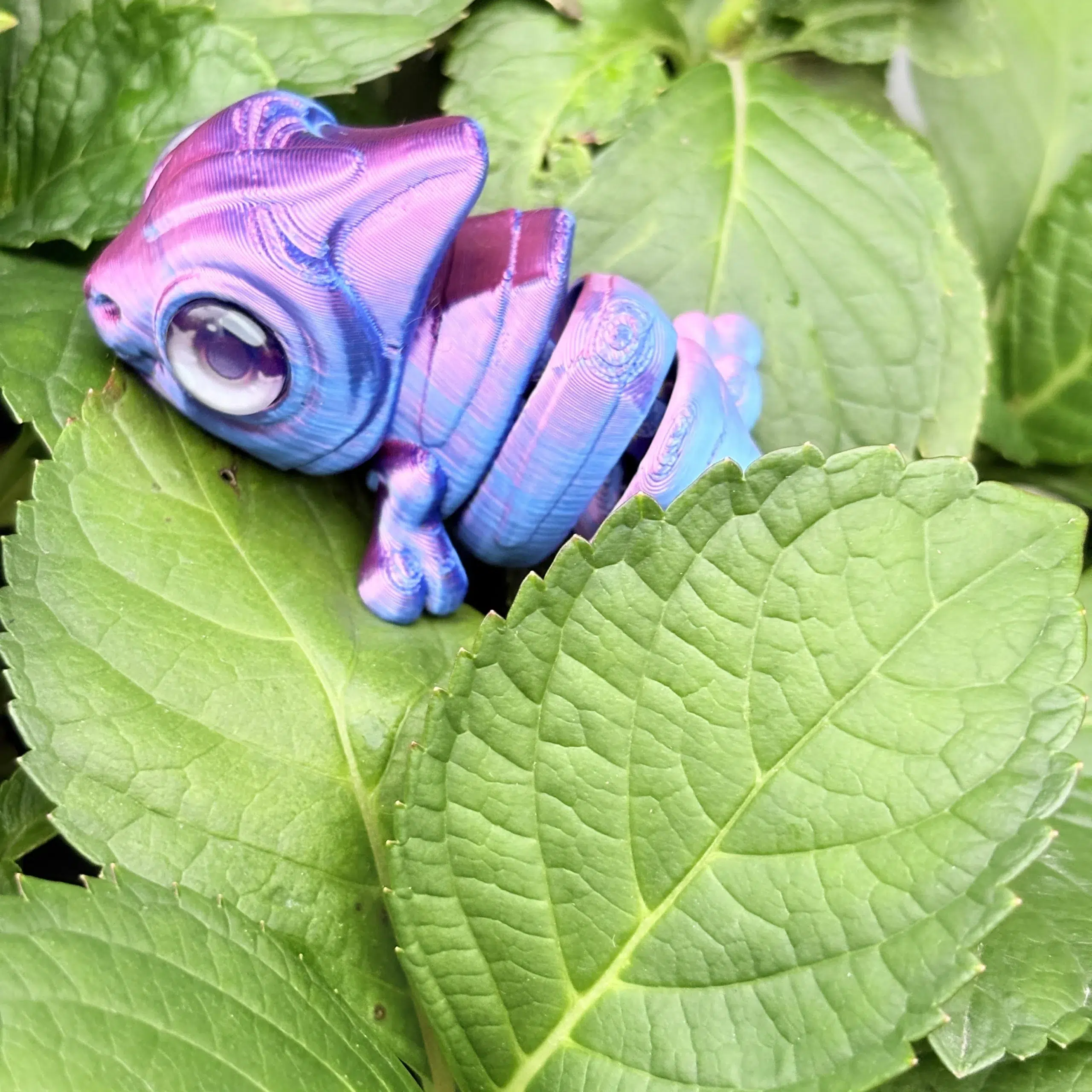 Best-selling PLA 3D Printed Chameleon Simulation Eye Ornament with Movable Joint - Image 4